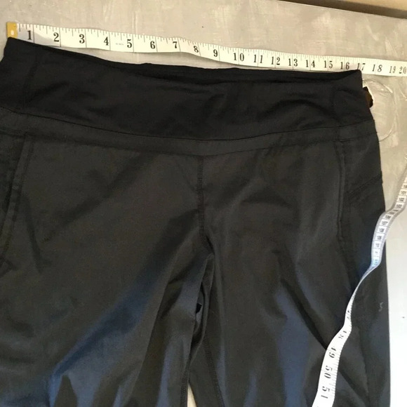 Lululemon Run lightweight straight leg Breathable Pant yoga Black SZ 10 - Picture 14 of 16